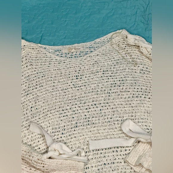 Sweater - Picture 2 of 4